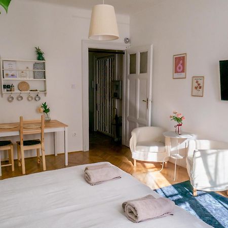 Quiet Apartment Near Buda Castle Budapest Eksteriør billede